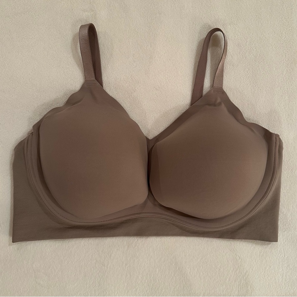 The True Body Lift Triangle Bra -Color-Desert. Size-Large.